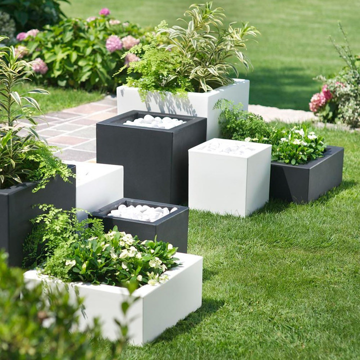 Teraplast 30x30x30cm vazonas Schio Cubo 30 antracito spalvos-Kolekcija Schio-Žalios pertvaros ir vazonų sistemos
